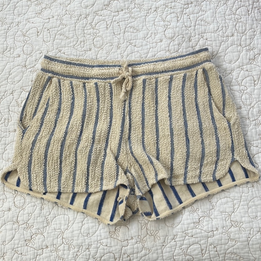 Faherty shorts size large cream with blue stripe